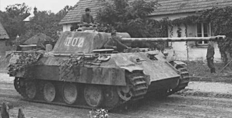 Pz.Kpfw.V Panther Ausf.A forward view